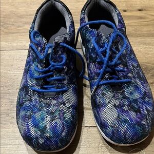 Colorful Algeria Athletic Shoes sized 39